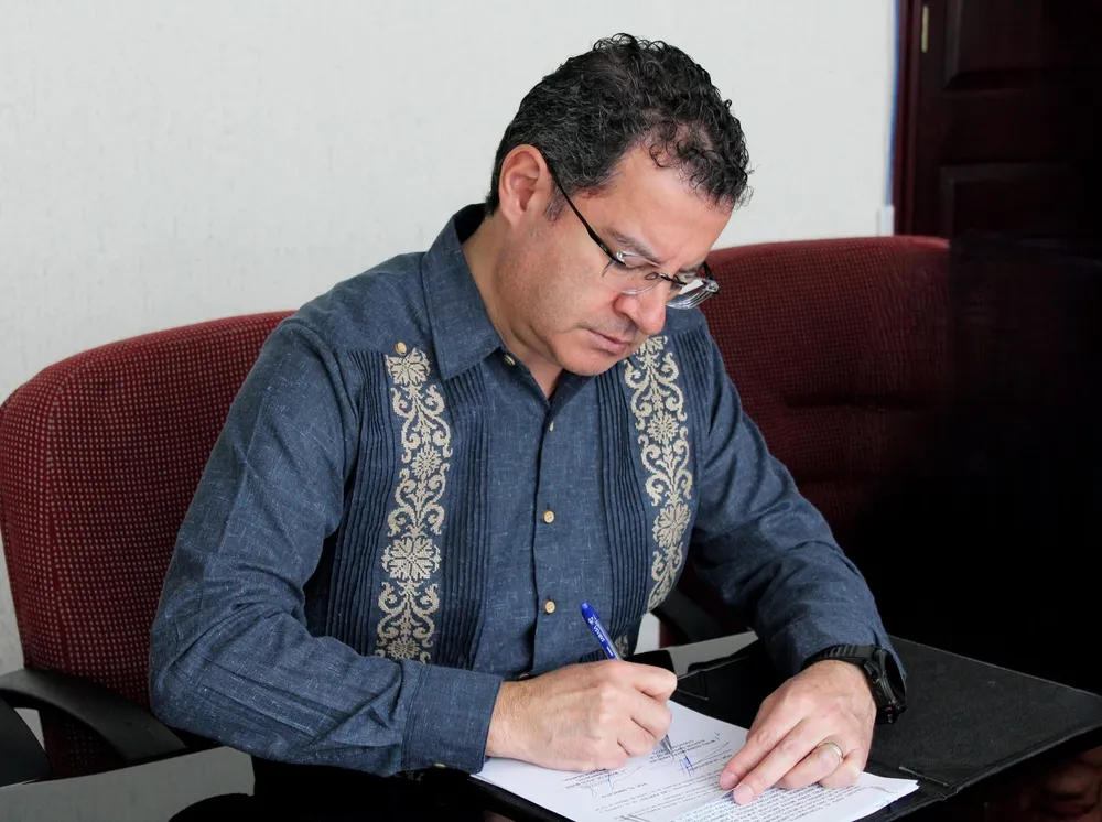 Firma de convenio - Foto 2